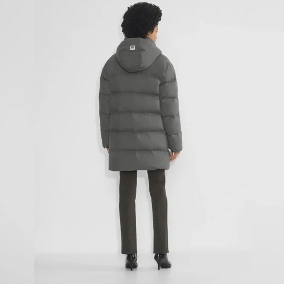 Aritzia TNA The Super Puff₂O™ Mid In Coal Grey - Picture 2 of 16